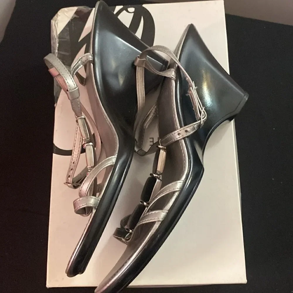 Nine West Pewter sandal, size 11 Medium